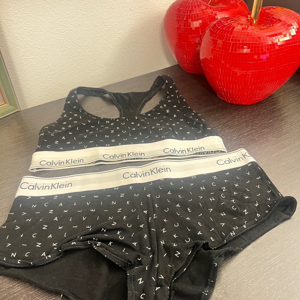 Calvin Klein Black Sports Bra with Signature Elastic Band